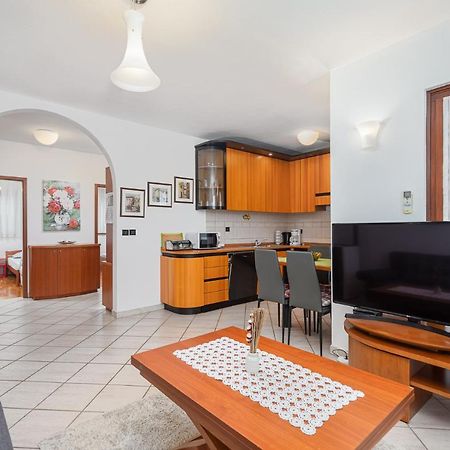 פורץ Sea View Apartment - Roberto מראה חיצוני תמונה