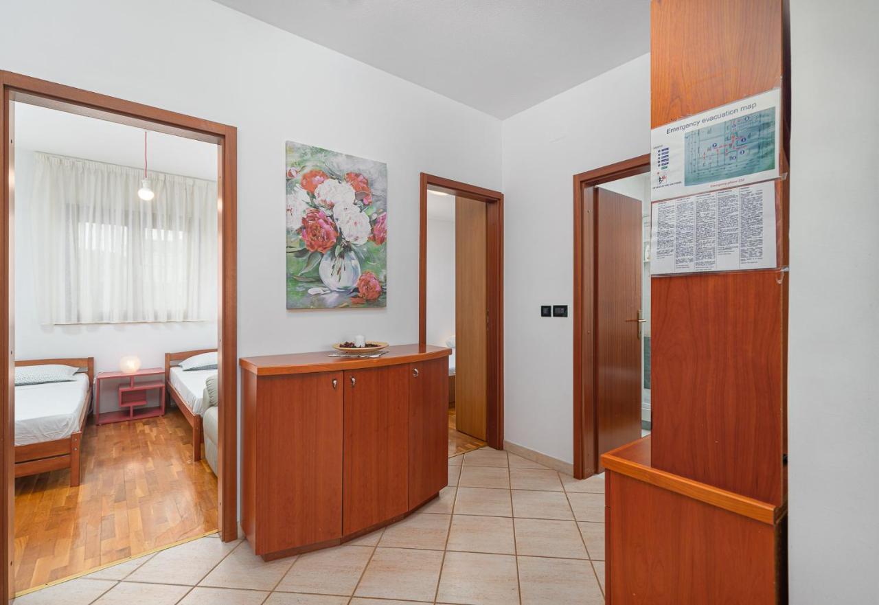 פורץ Sea View Apartment - Roberto מראה חיצוני תמונה